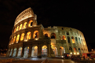 Туристы смогут прогуляться по ночному Колизею