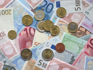 В Эстонии начался обмен крон на евро